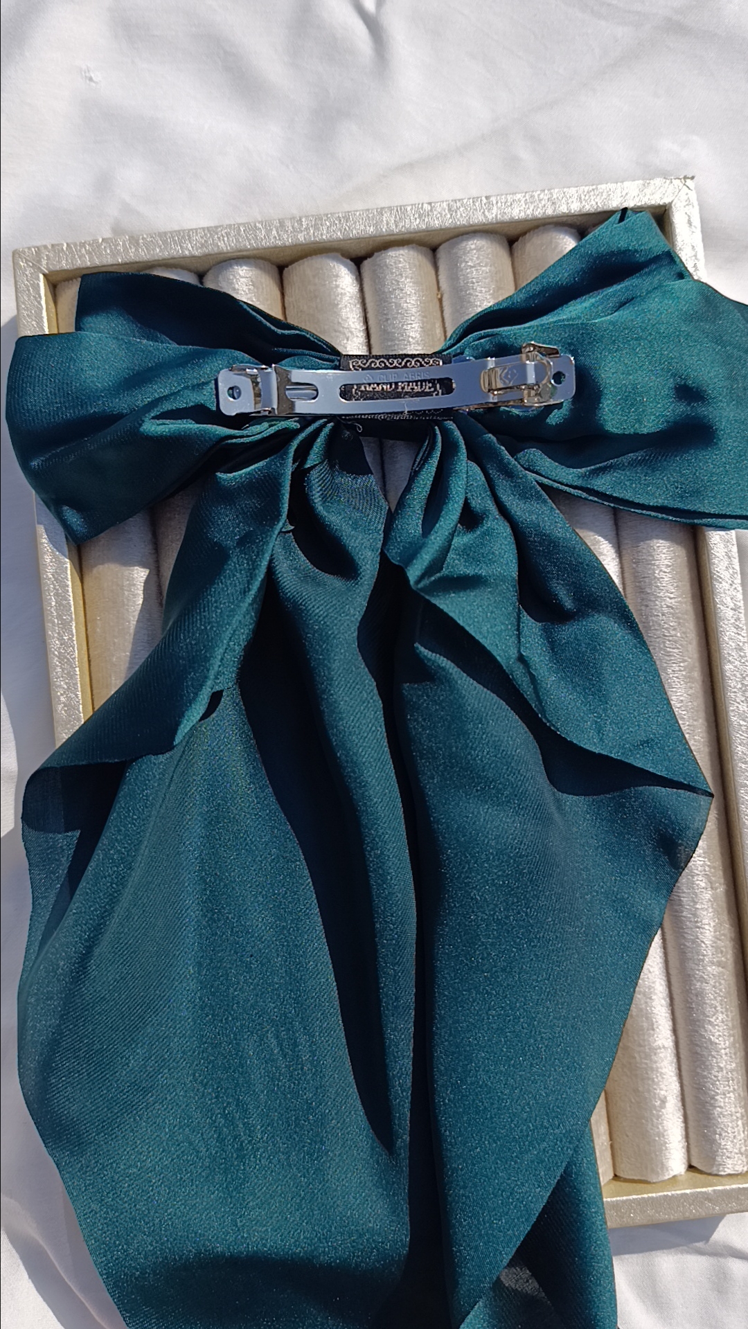 The Emerald Drape Bow - Image 4