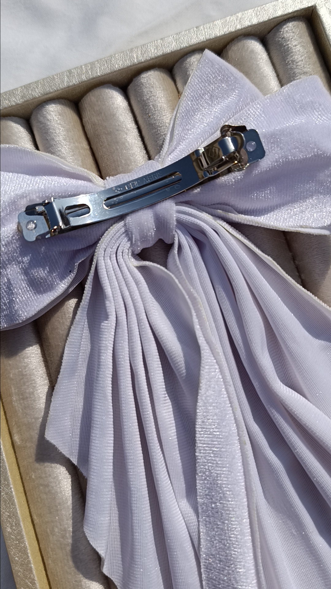 The Snow White Velvet Bow - Image 4