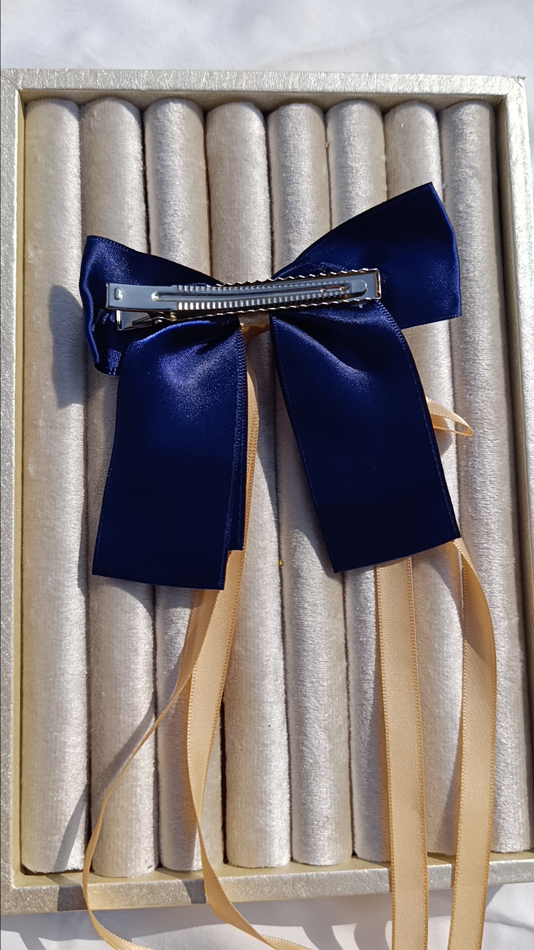 The Regal Duo-Tone Ribbon Bow clip - Image 3