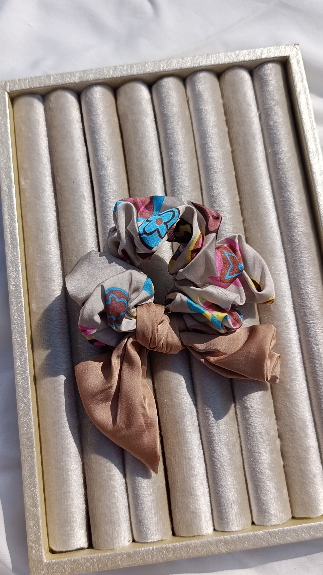 Retro Abstract Silk-Feel scrunchie