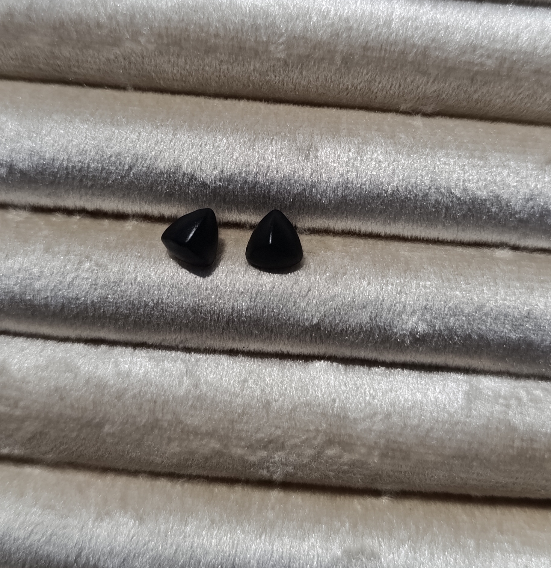 Neon Geometric Tetrahedrons - Image 4