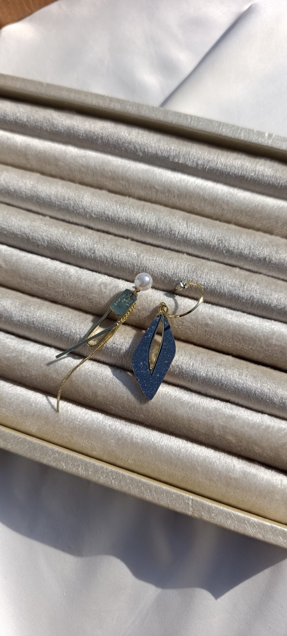 Mismatched Geometric & Pearl Dangles - Image 4