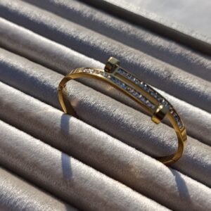 Modern "Juste" Nail Bangle