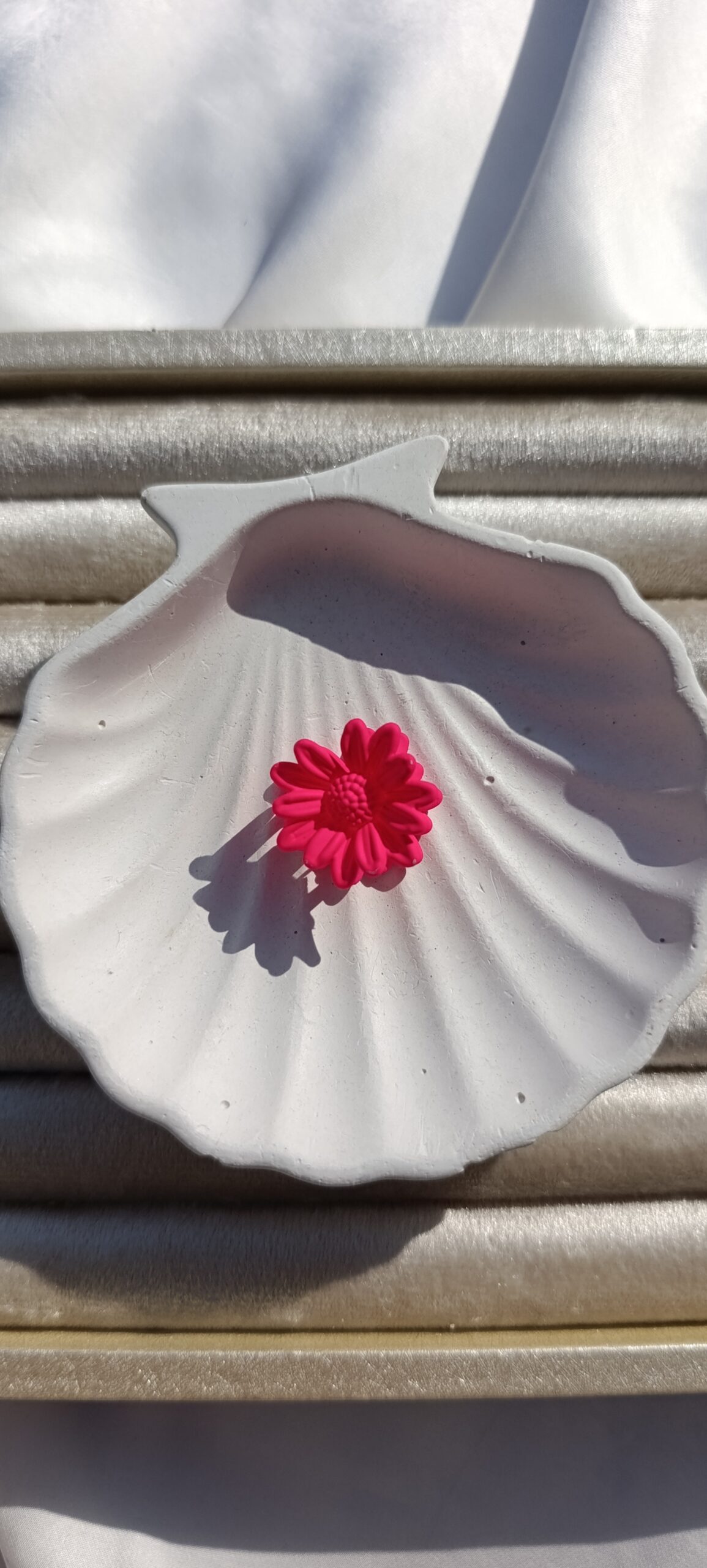 Tropical Mini Matte Petal Clip - Image 2