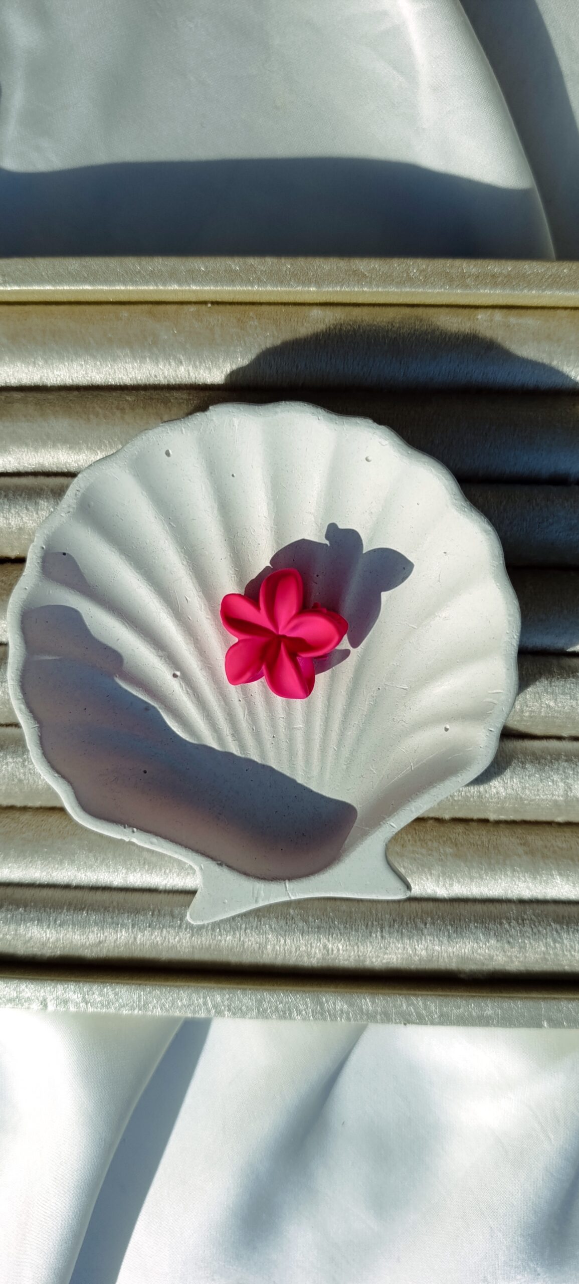 Tropical Mini Matte Petal Clip - Image 3