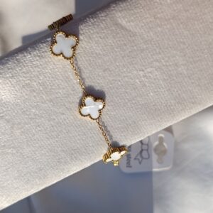 Classic White Clover Station Bracelet