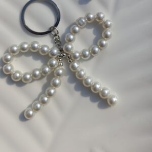 Pearl bow keychainÂ